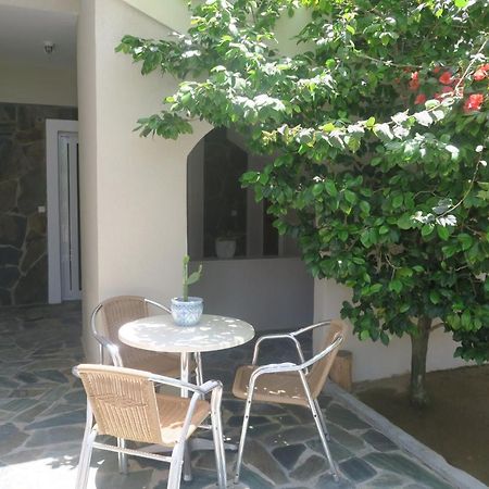פלטניאס Maria Suites מראה חיצוני תמונה