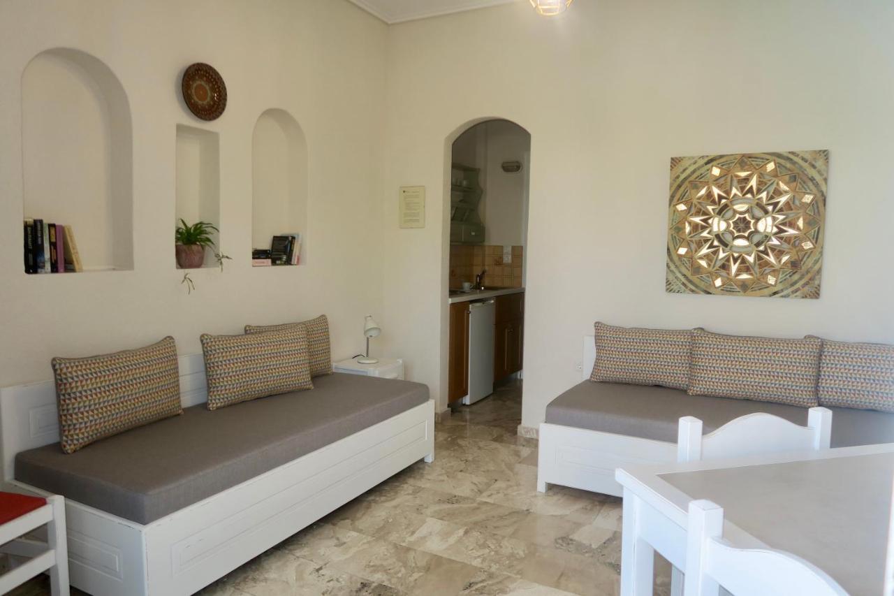 פלטניאס Maria Suites מראה חיצוני תמונה