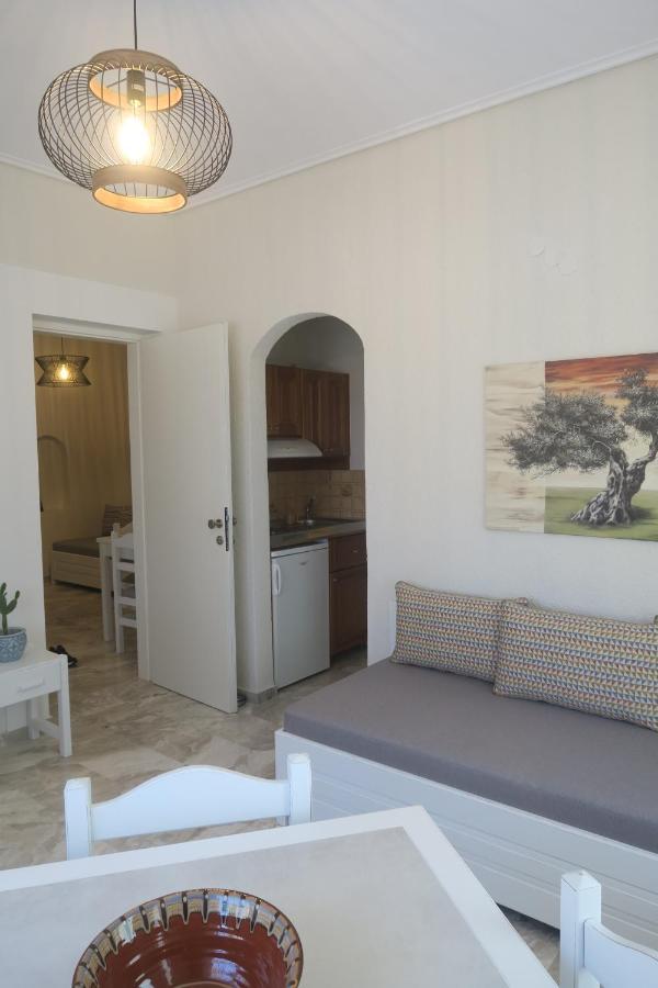 פלטניאס Maria Suites מראה חיצוני תמונה