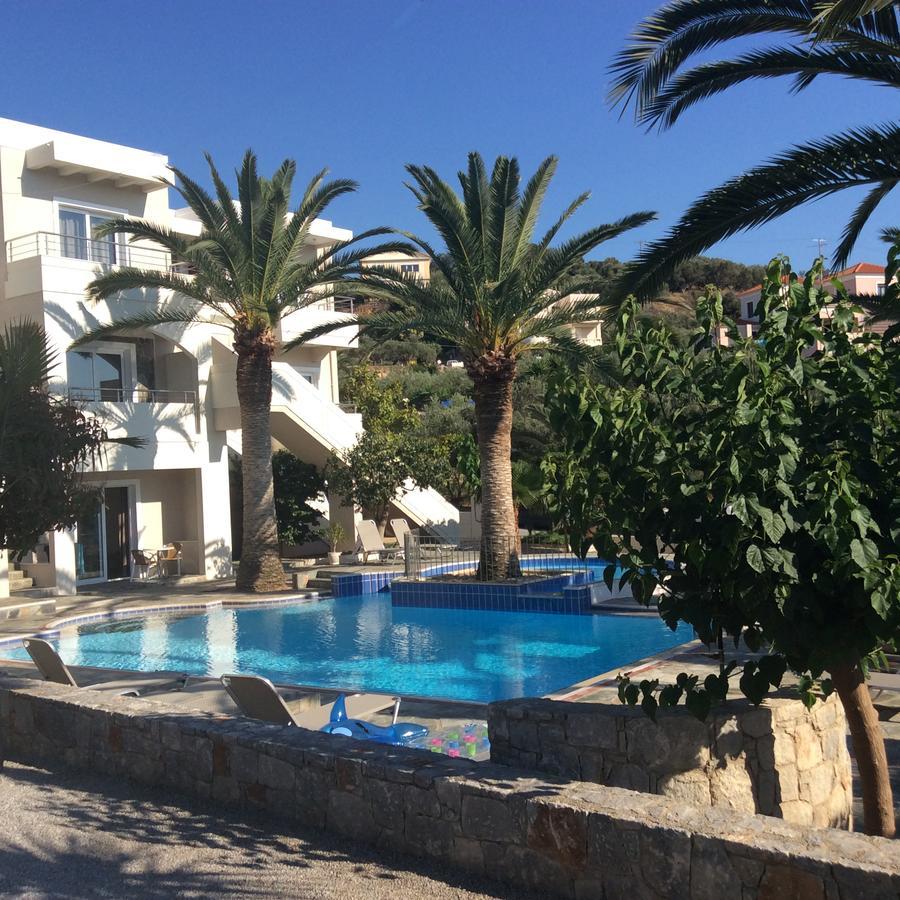 פלטניאס Maria Suites מראה חיצוני תמונה
