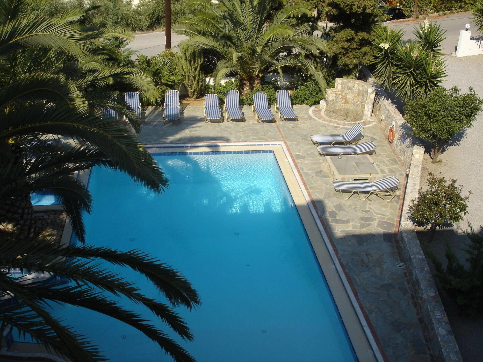 פלטניאס Maria Suites מראה חיצוני תמונה