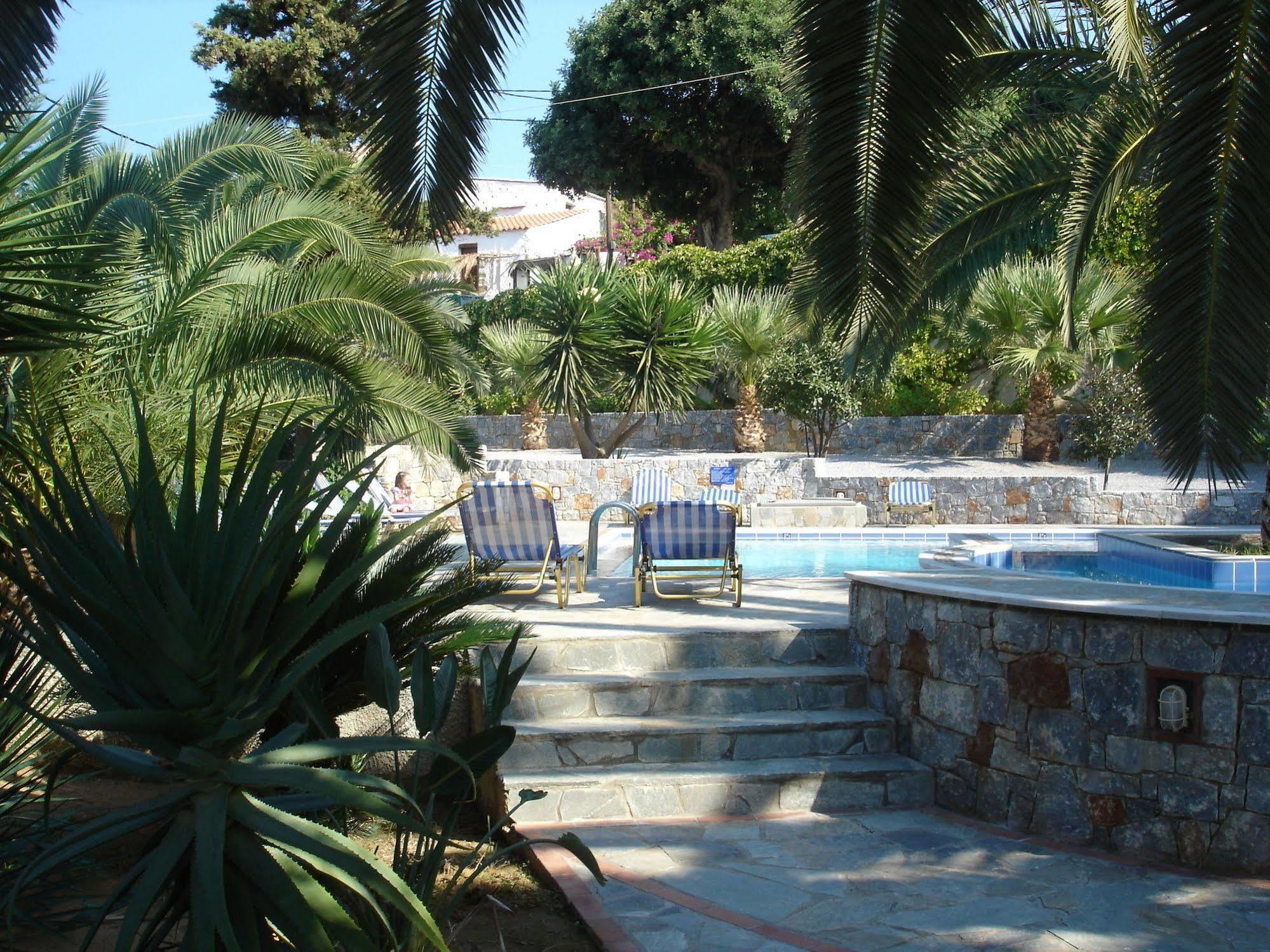 פלטניאס Maria Suites מראה חיצוני תמונה