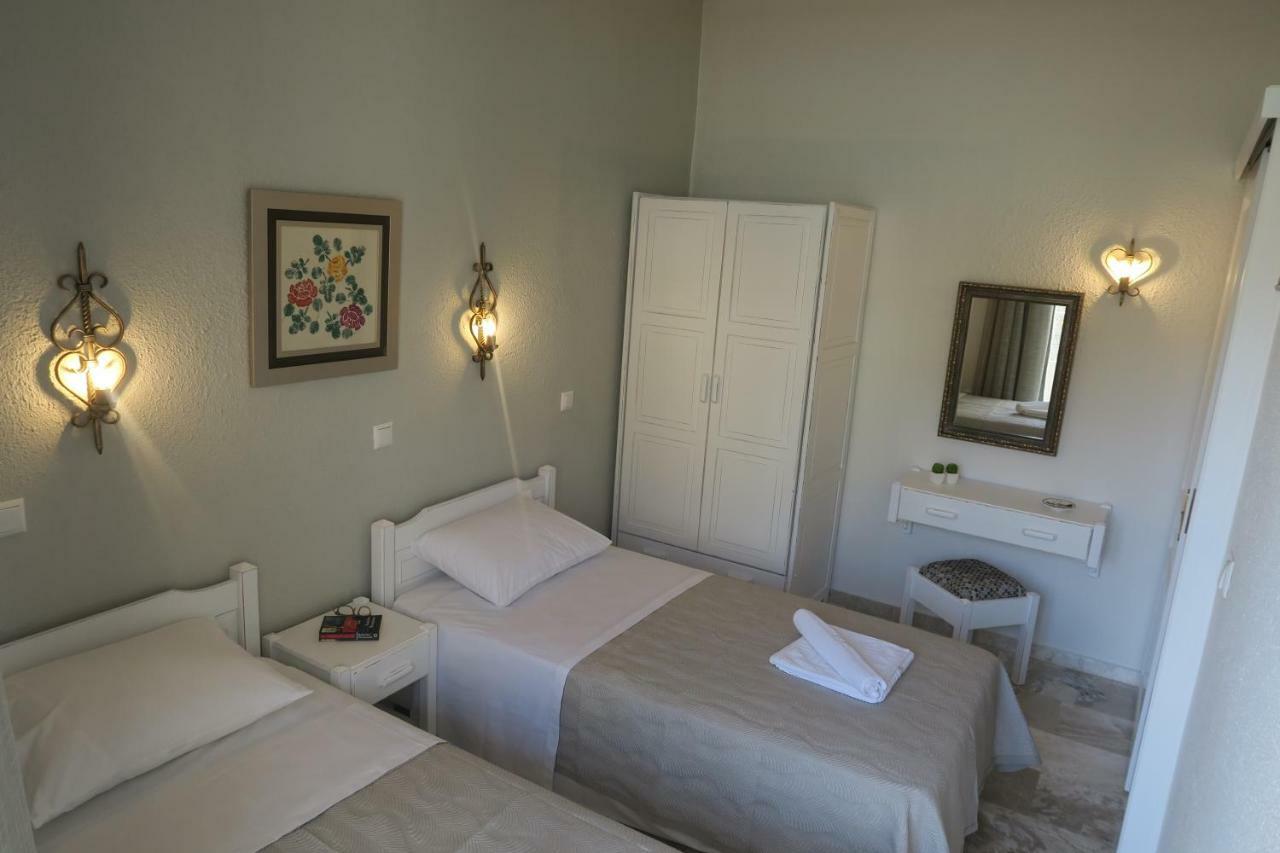 פלטניאס Maria Suites מראה חיצוני תמונה