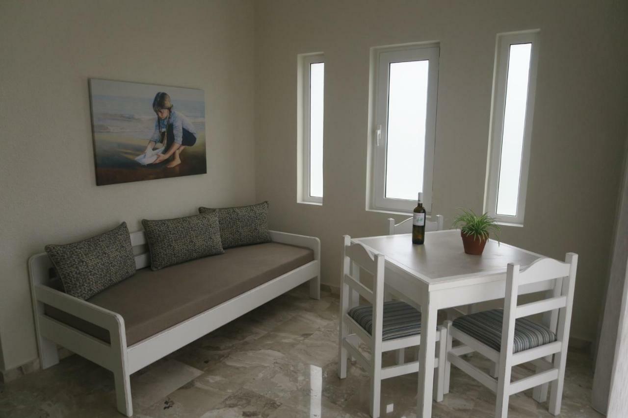 פלטניאס Maria Suites מראה חיצוני תמונה