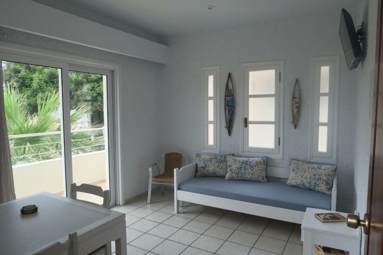 פלטניאס Maria Suites מראה חיצוני תמונה